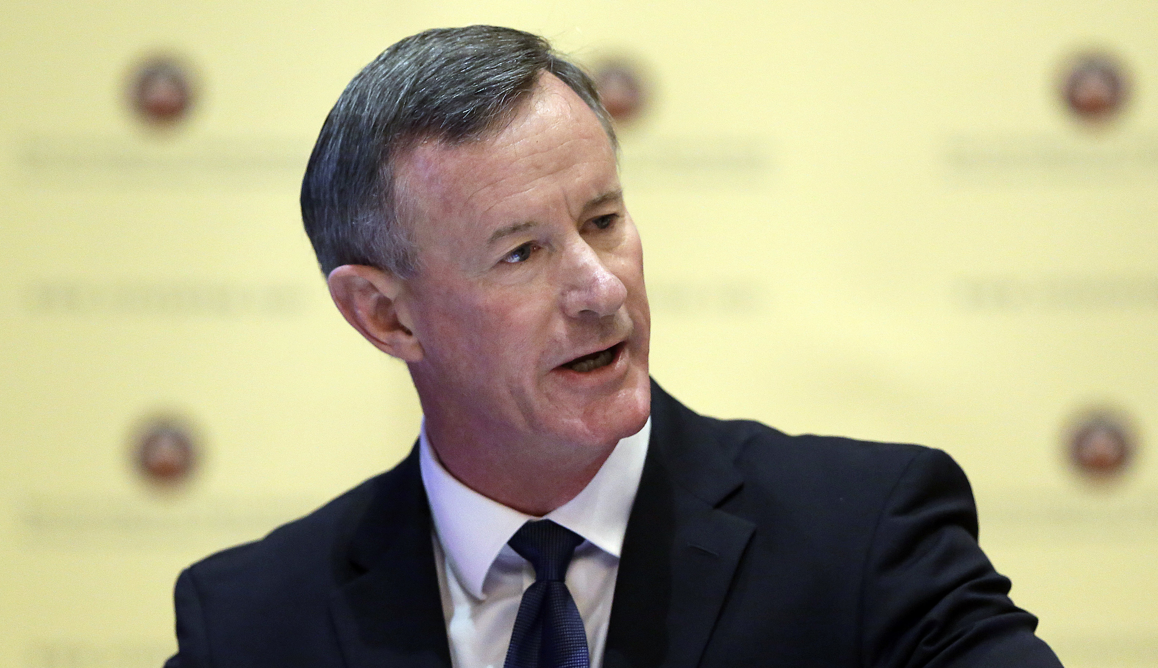 Top Democrat floats SEAL admiral William McRaven for 2020
