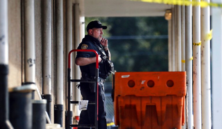Three dead, including gunman, in shooting at Memphis USPS facility