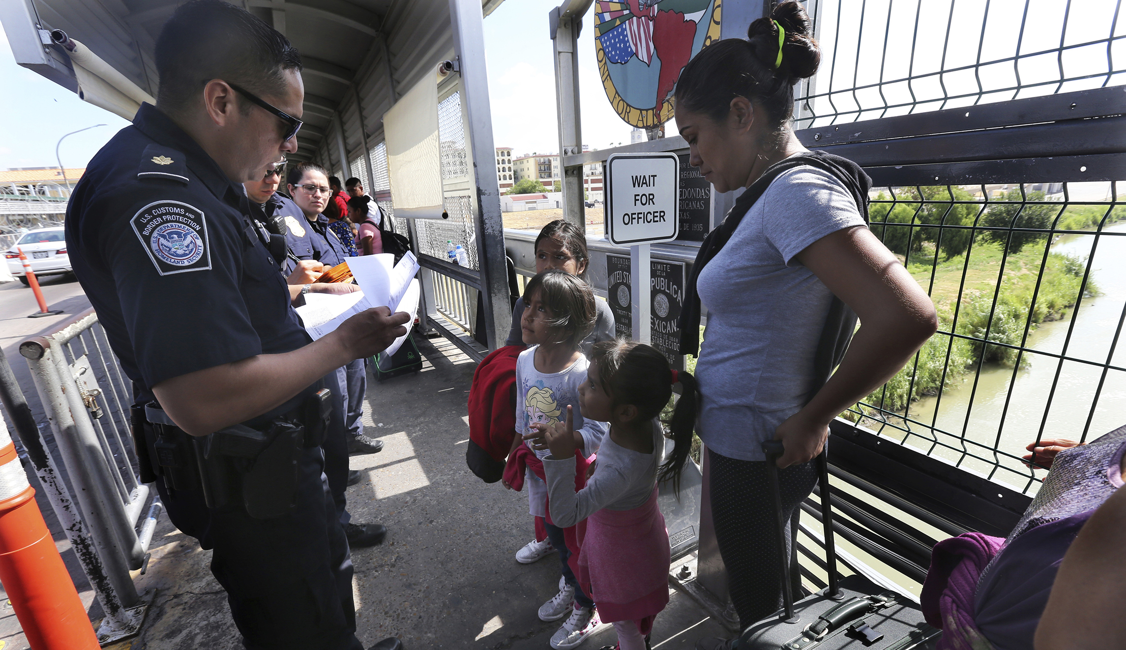 New border plan: Migrants get 15 days to prove asylum claim — or leave