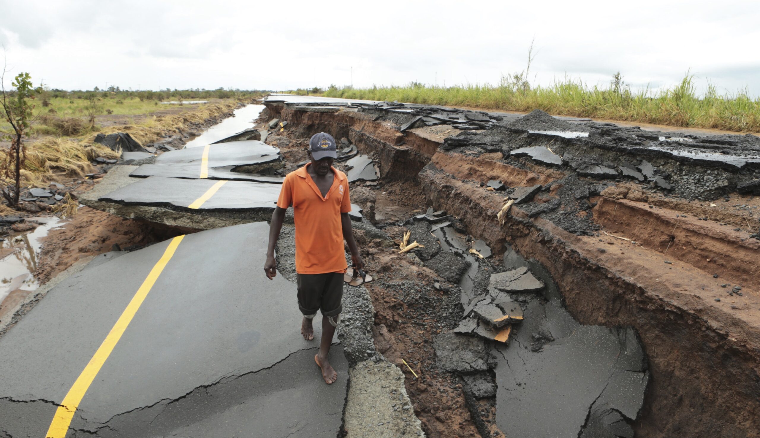 ‘Brace ourselves’: Cyclone death toll tops 600 in Africa