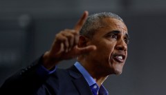 Obama harassed by hecklers in Florida