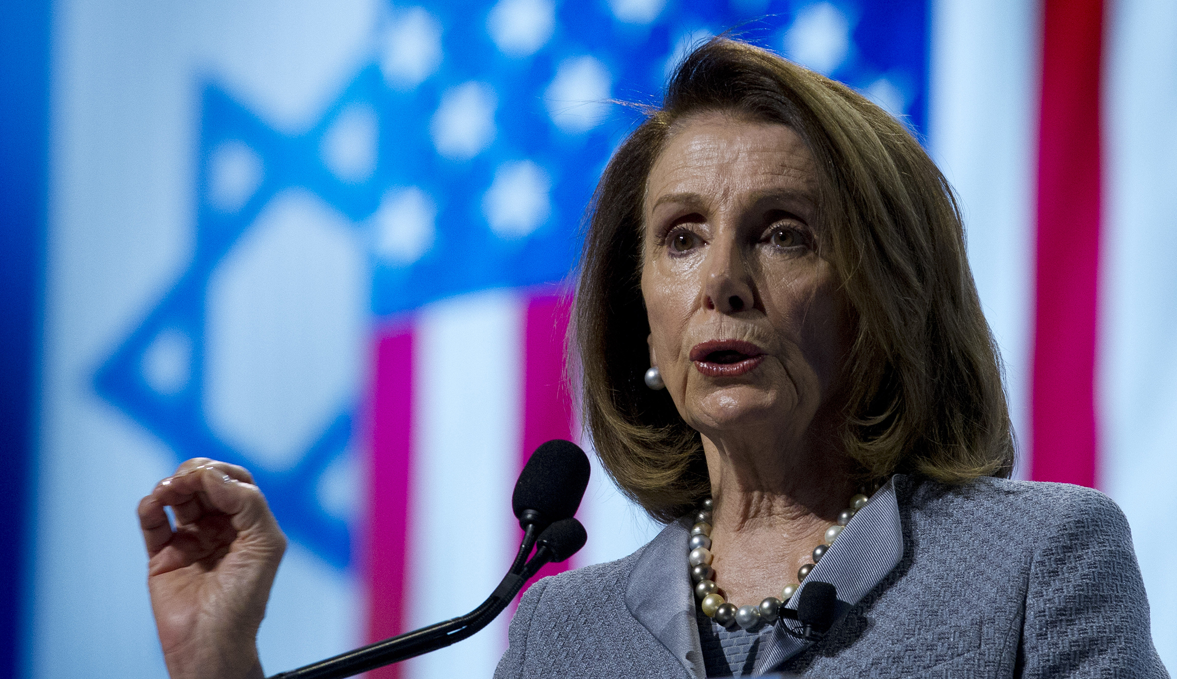 Nancy Pelosi grapples with Ilhan Omar at AIPAC