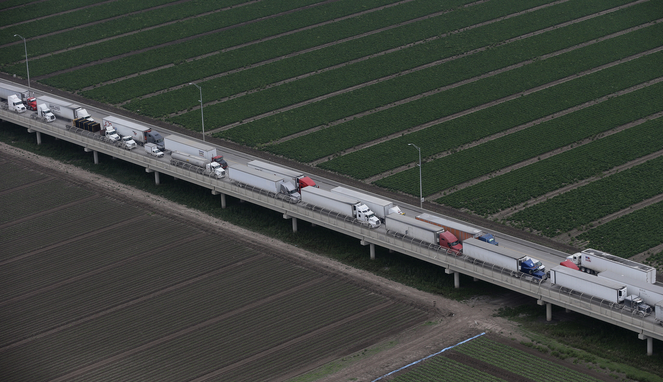 Major bridge on southern border shut down after ‘waves’ of illegal immigrants try to cross