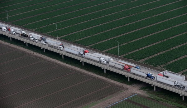 Major bridge on southern border shut down after ‘waves’ of illegal immigrants try to cross