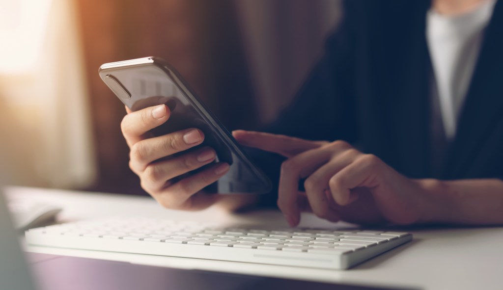 FCC fines robocallers record-breaking $300 million over auto-warranty scam