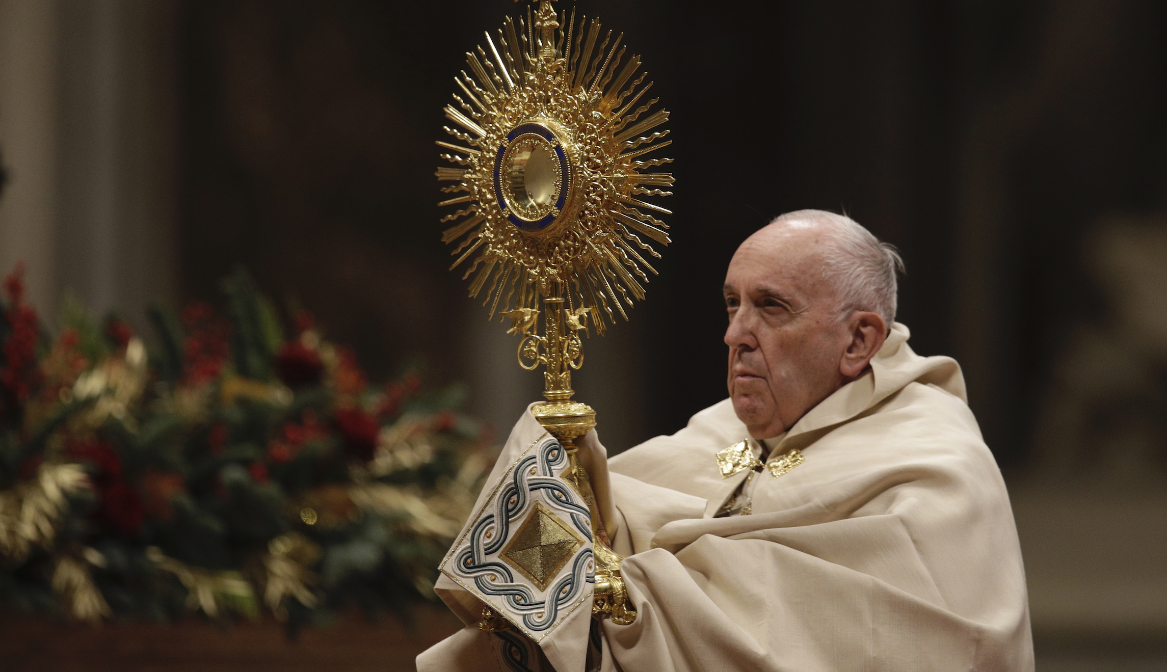 WATCH: Incensed Pope Francis pulls away from clutchy congregant