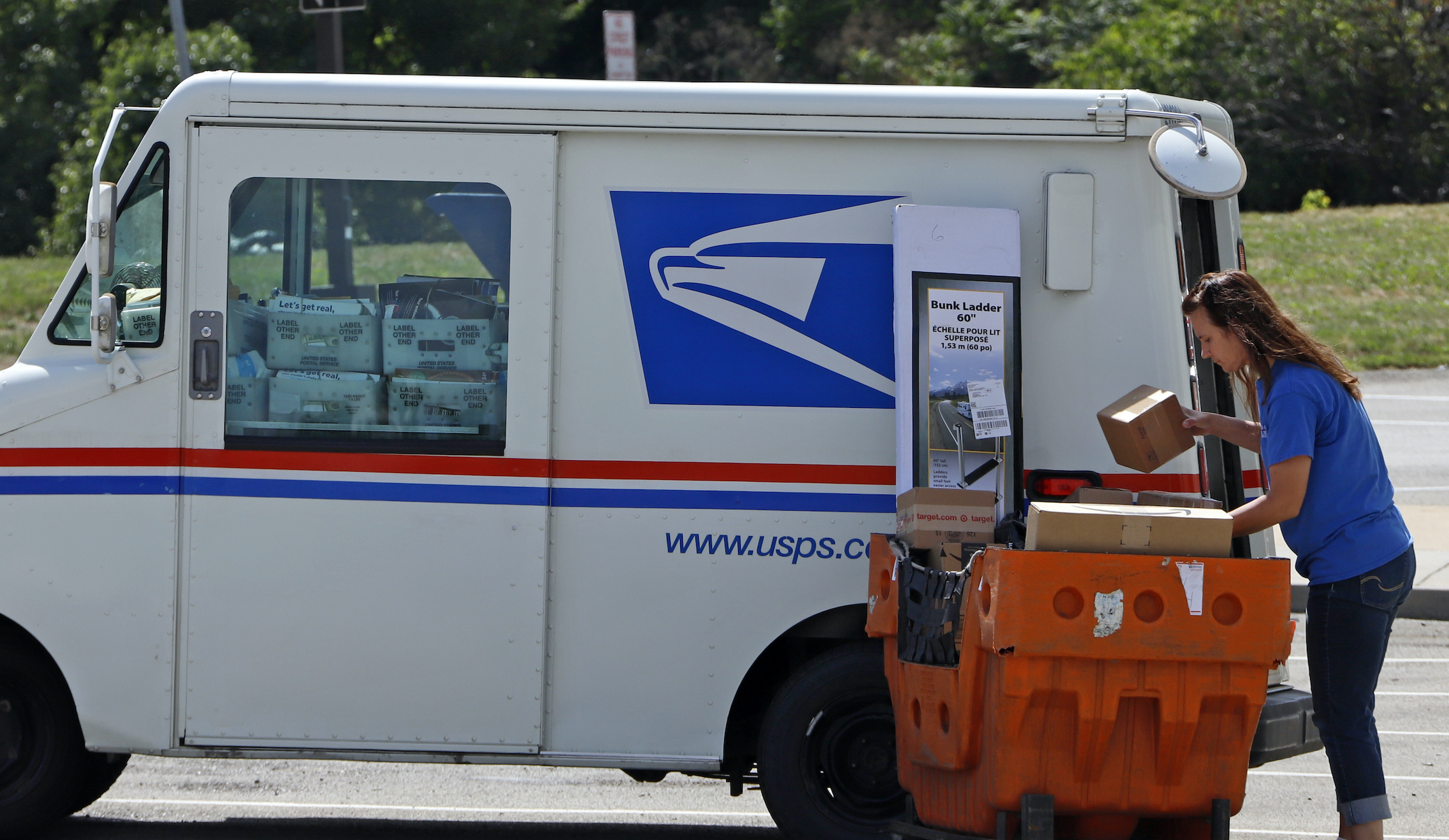 Democrats advance $25 billion Postal Service bailout