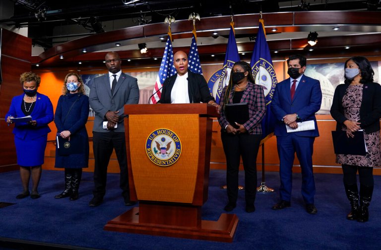 Democrats ramp up pressure on leaders to punish Lauren Boebert
