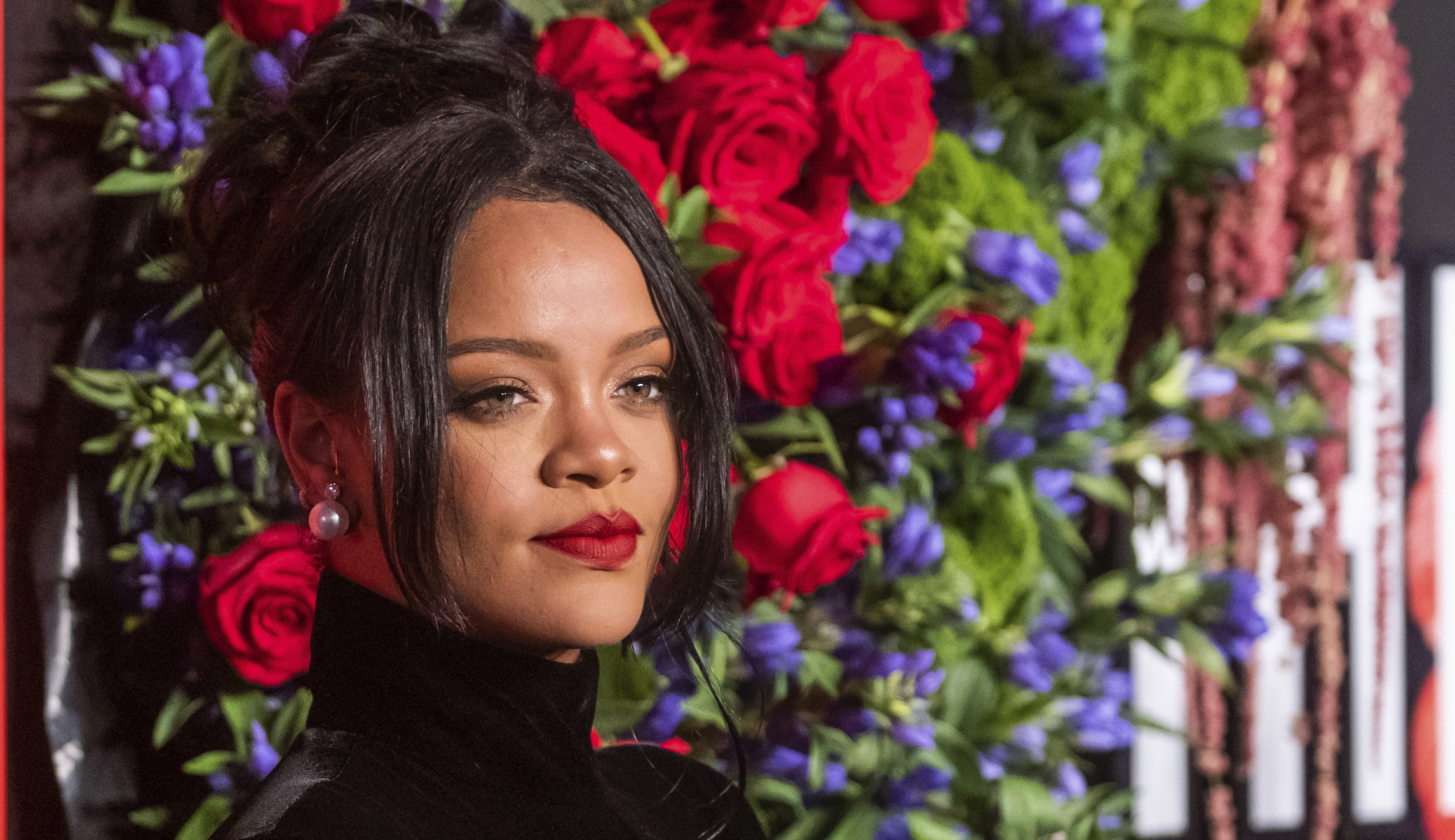 Rihanna says she turned down Super Bowl performance in solidarity with Colin Kaepernick
