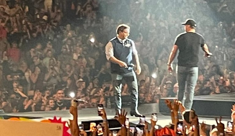 DeSantis appears at Luke Bryan concert for Hurricane Ian relief amid Trump snub