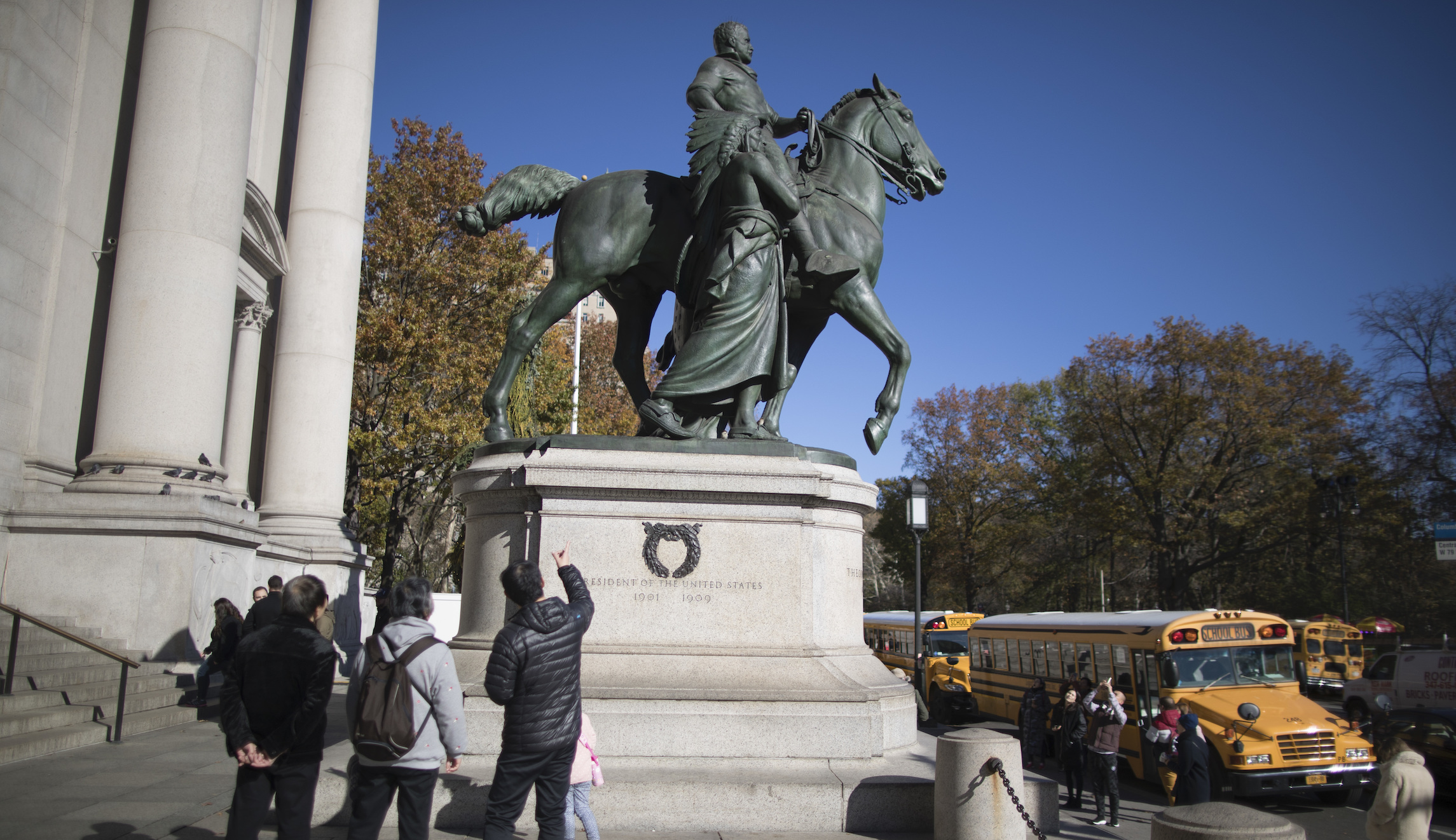Statue Scrutiny