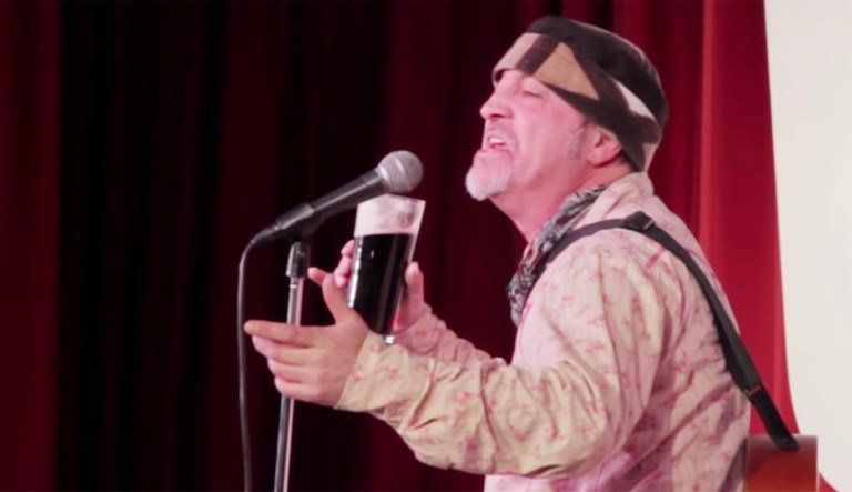 Comedian dies on stage: ‘The audience thought it was part of the act’