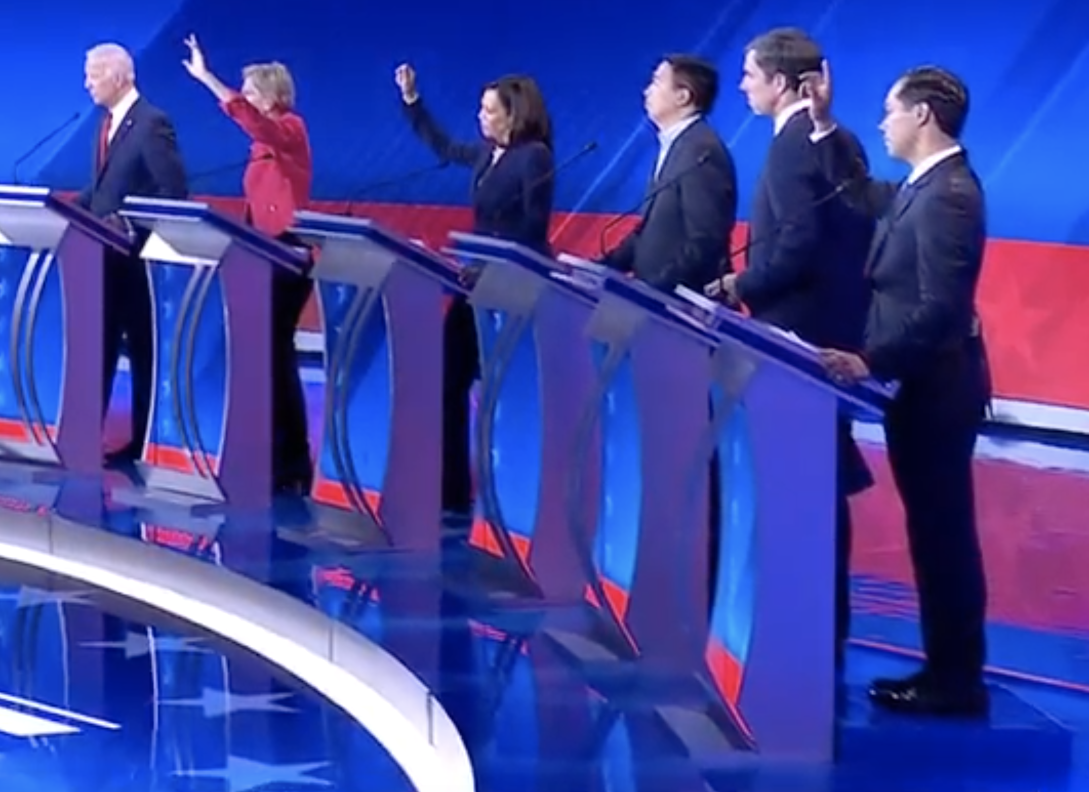 Castro stands on box to look taller in Democratic debate