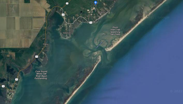Body found after plane carrying eight crashes off North Carolina coast