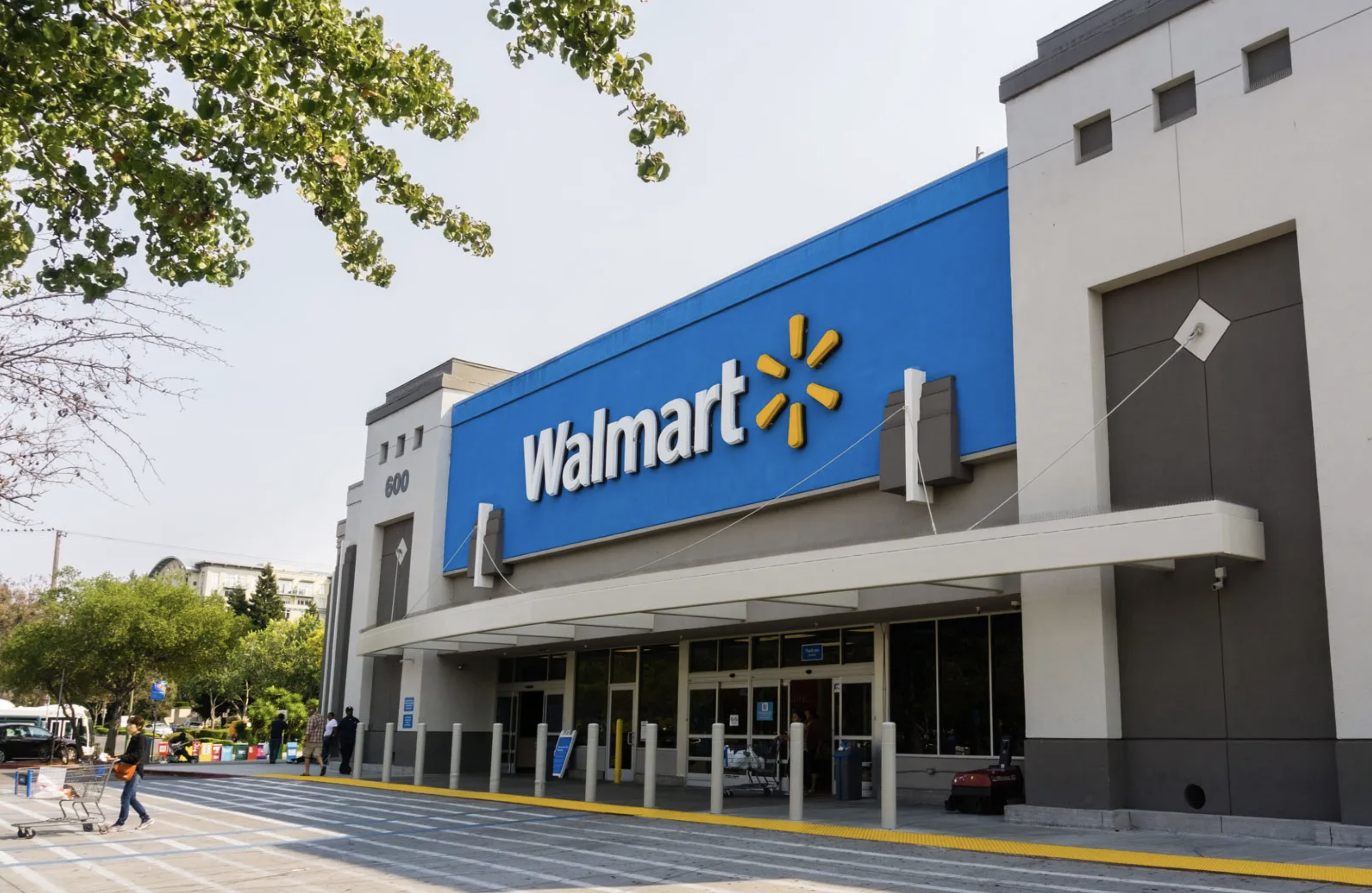 WATCH: TikToker raises $186K to help Walmart worker retire after 20 years