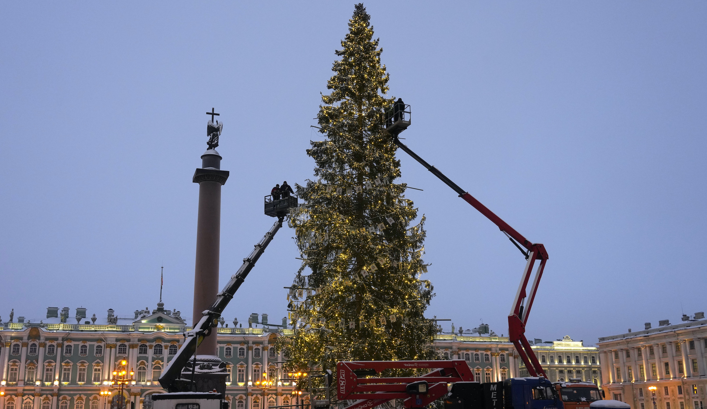 Christmas is canceled: Russian mayors scrap holiday parties to buy war equipment