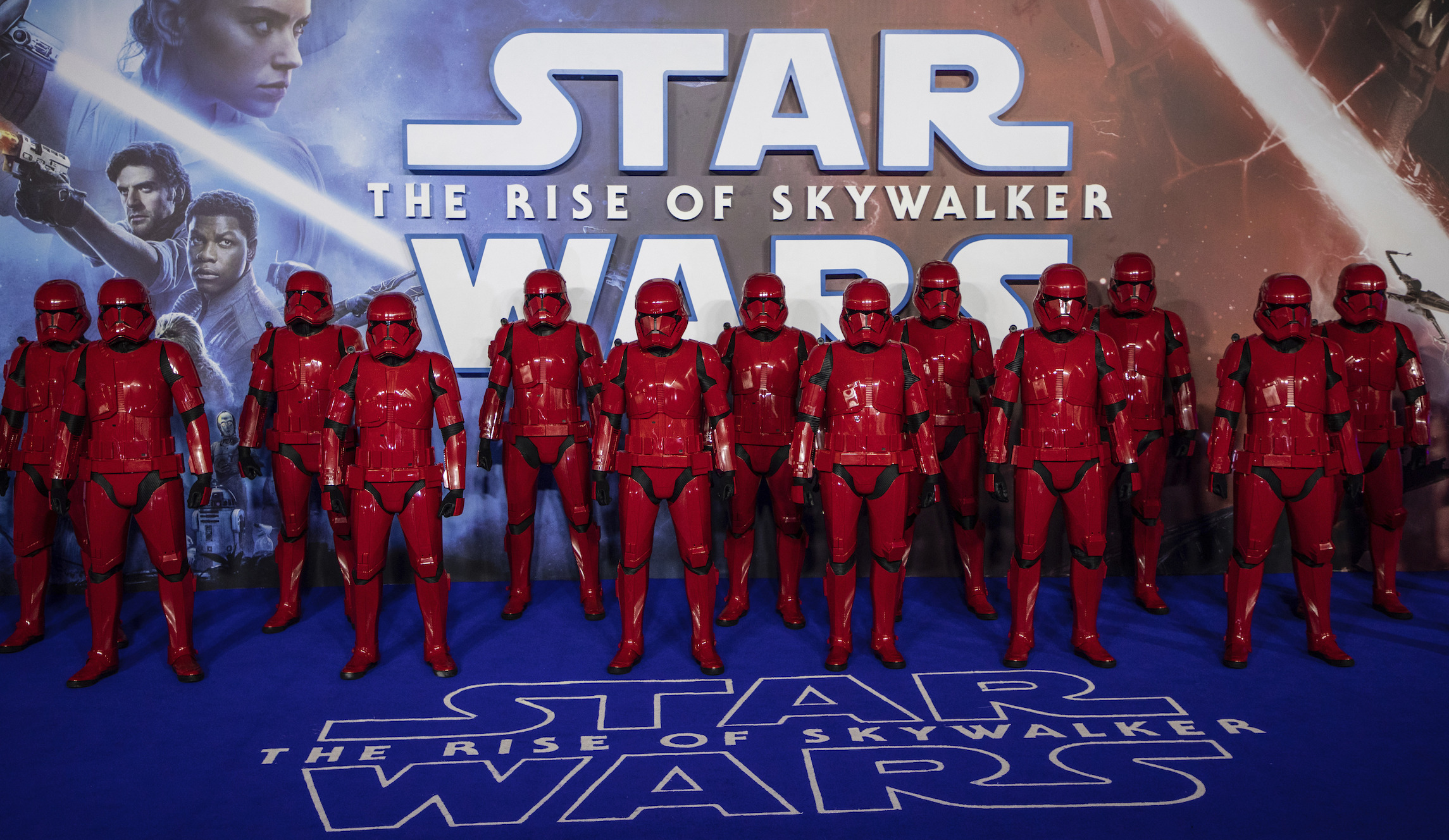Star Wars lesbian kiss cut from Singapore and Dubai screenings