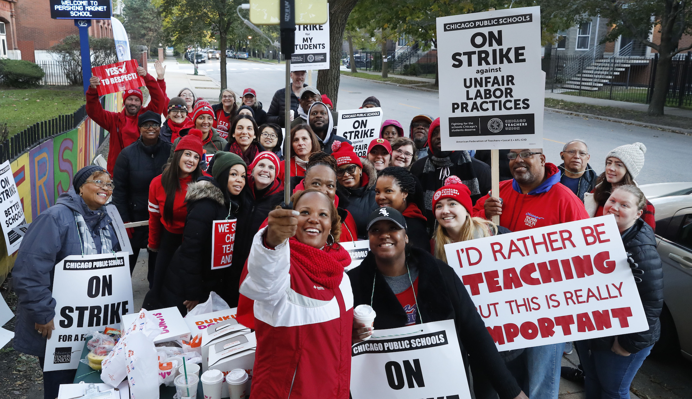 Classes canceled for 400,000 students as Chicago teachers begin strike