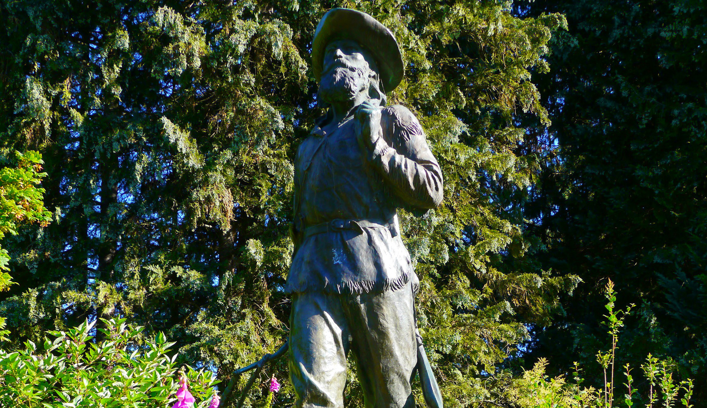 Students want generic pioneer statue removed because it offends Native Americans