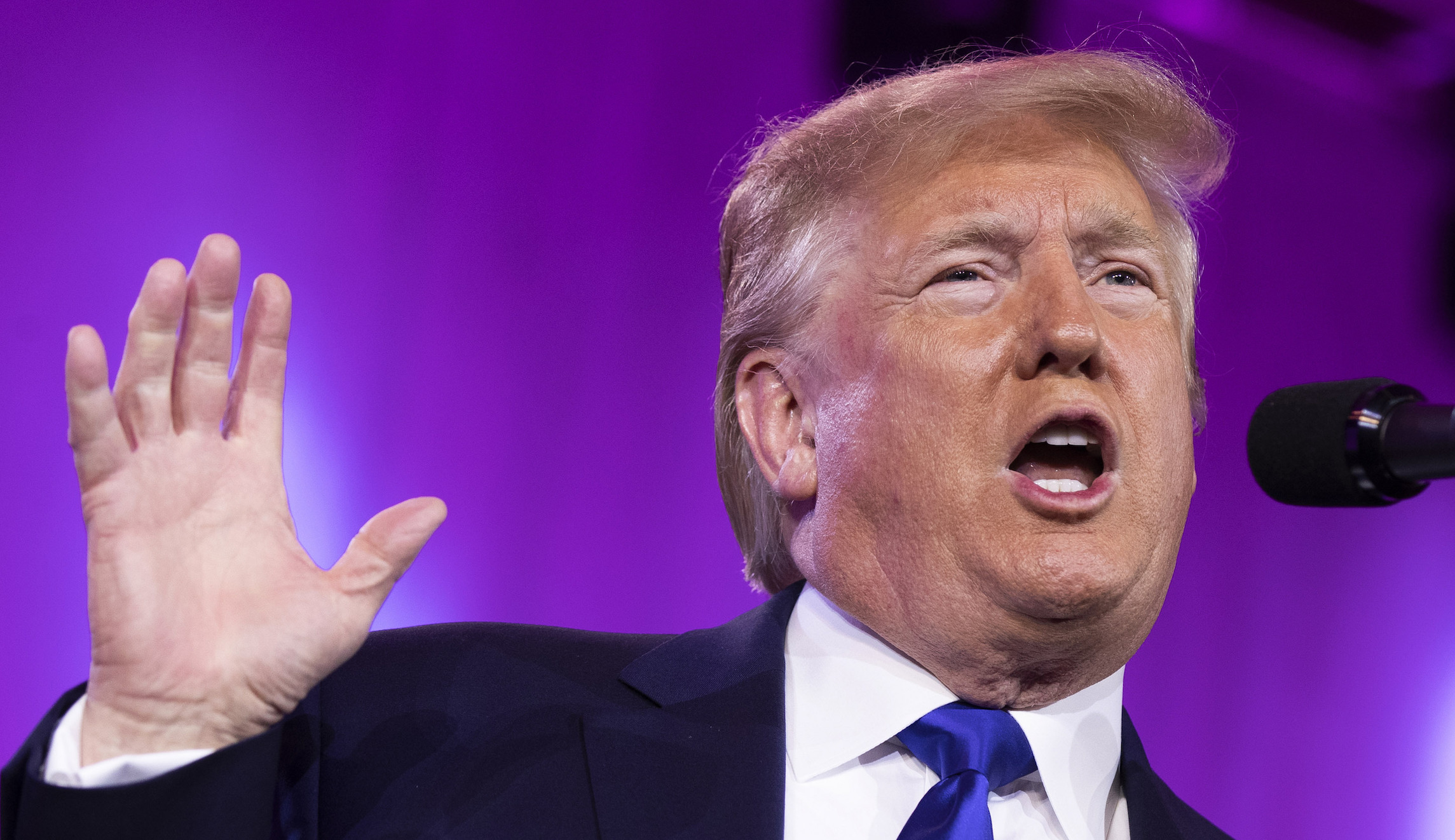 Poll shows sharp gender divide over Trump approval