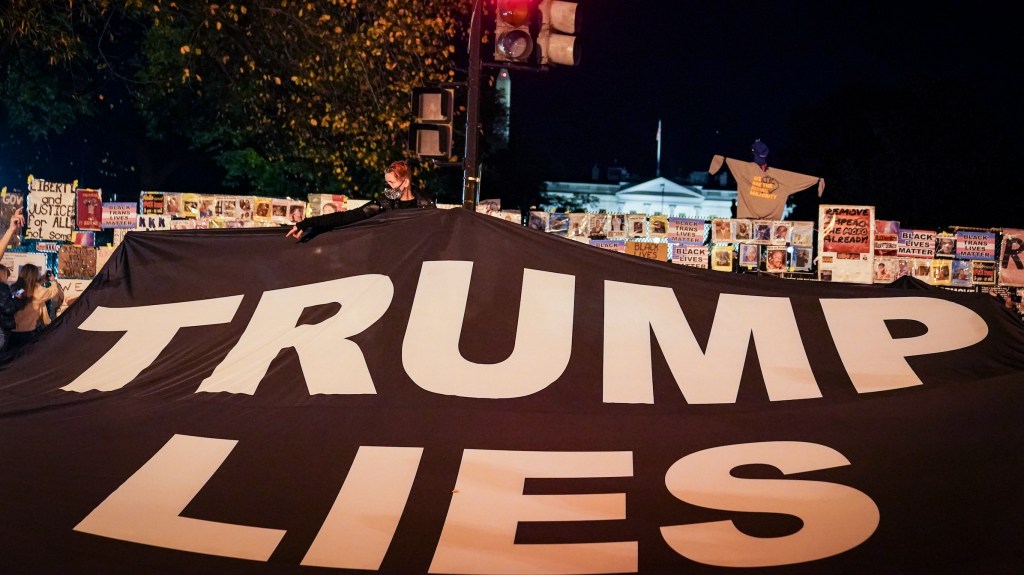 ‘Rise up’: Protesters to picket Trump until he leaves office