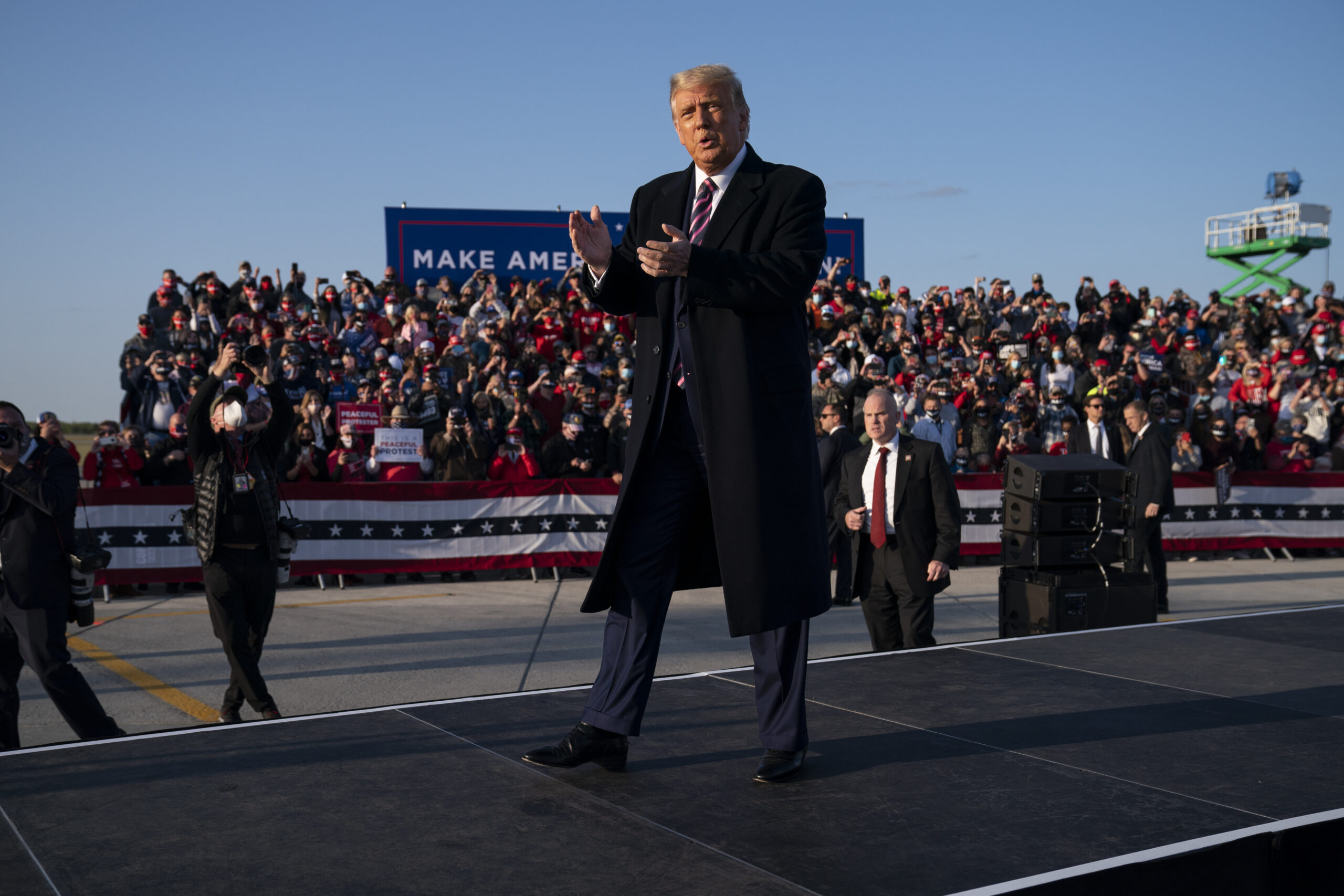 President Trump speaks about SCOTUS during rally, seemingly unaware of Justice Ginsburg’s death