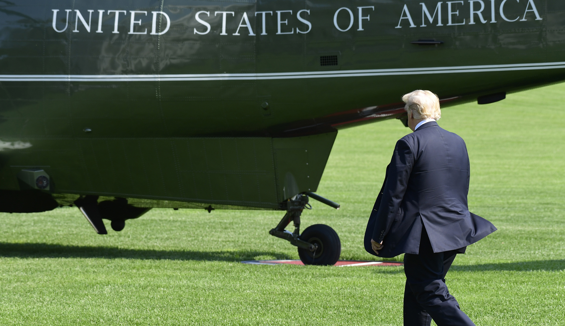 Trump visits Melania in hospital for second consecutive day