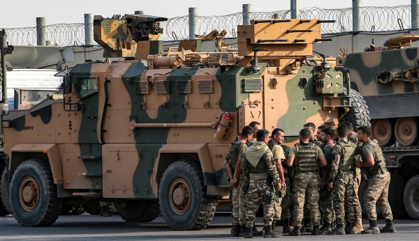 Turkish forces advance on Kurdish city of Kobanî after assuring US they would not