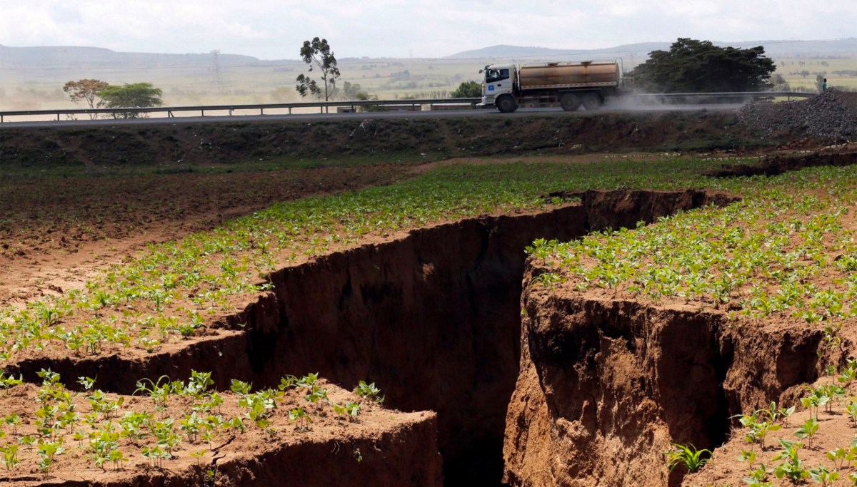 Huge crack in the ground in Africa could split the continent in two
