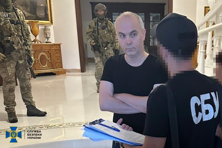 Brawling Ukrainian lawmaker accused of treason