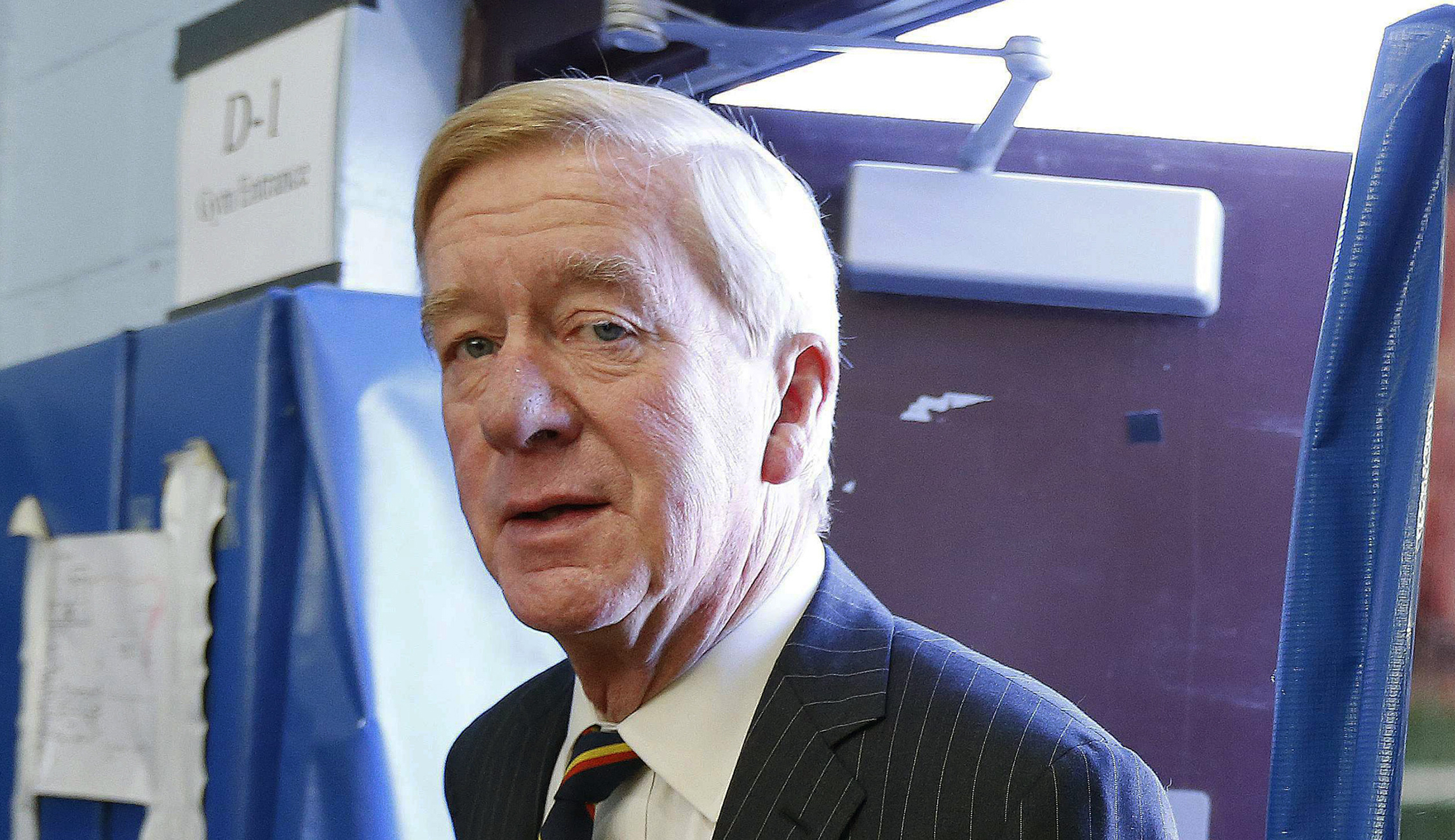 Bill Weld to explore 2020 GOP primary challenge against Trump
