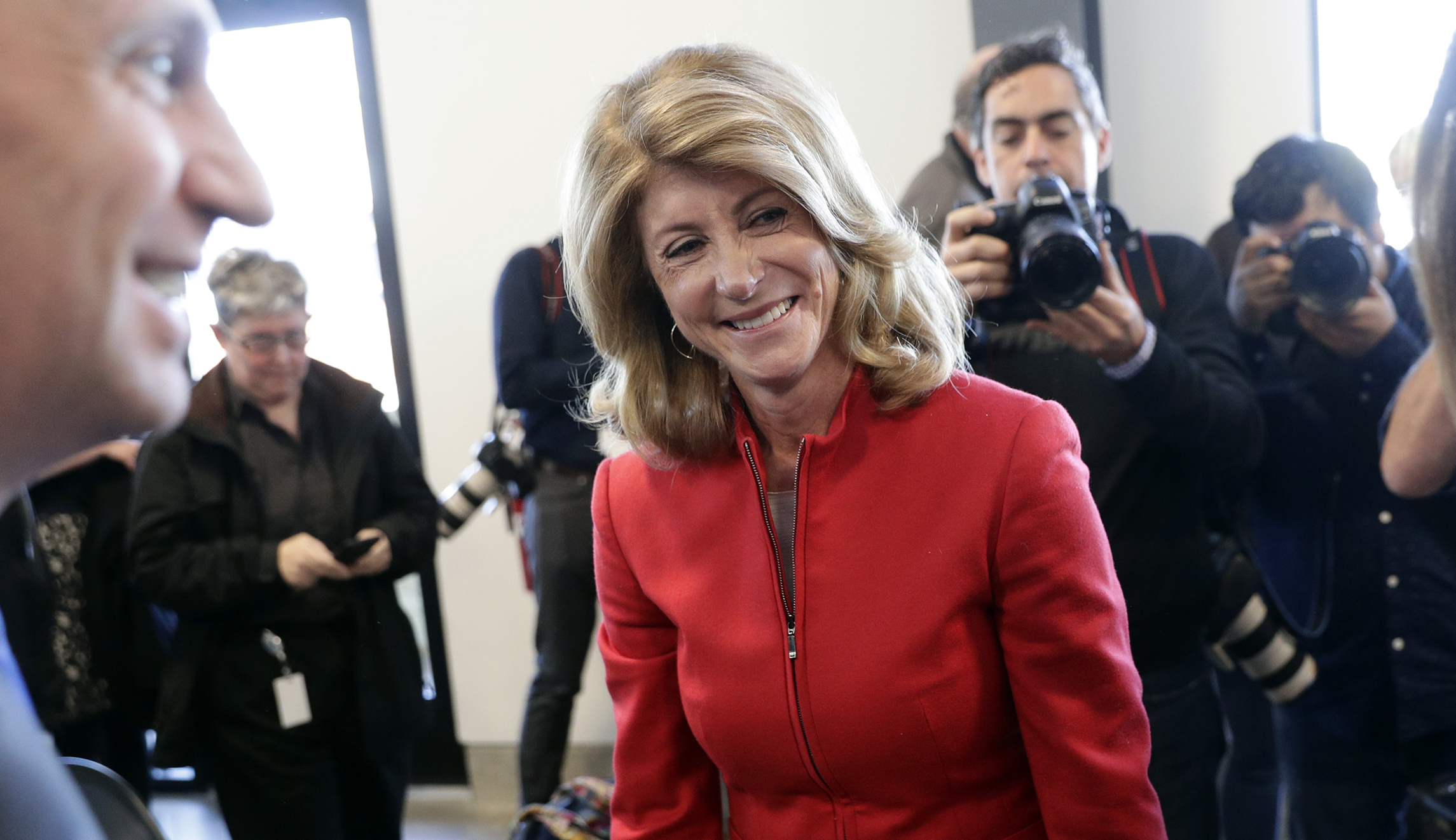 Democrat Wendy Davis is loved by the media, but not Texas