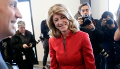 Democrat Wendy Davis is loved by the media, but not Texas