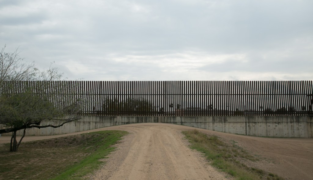 If Trump can’t get ‘the wall,’ give border agents ‘more wall’