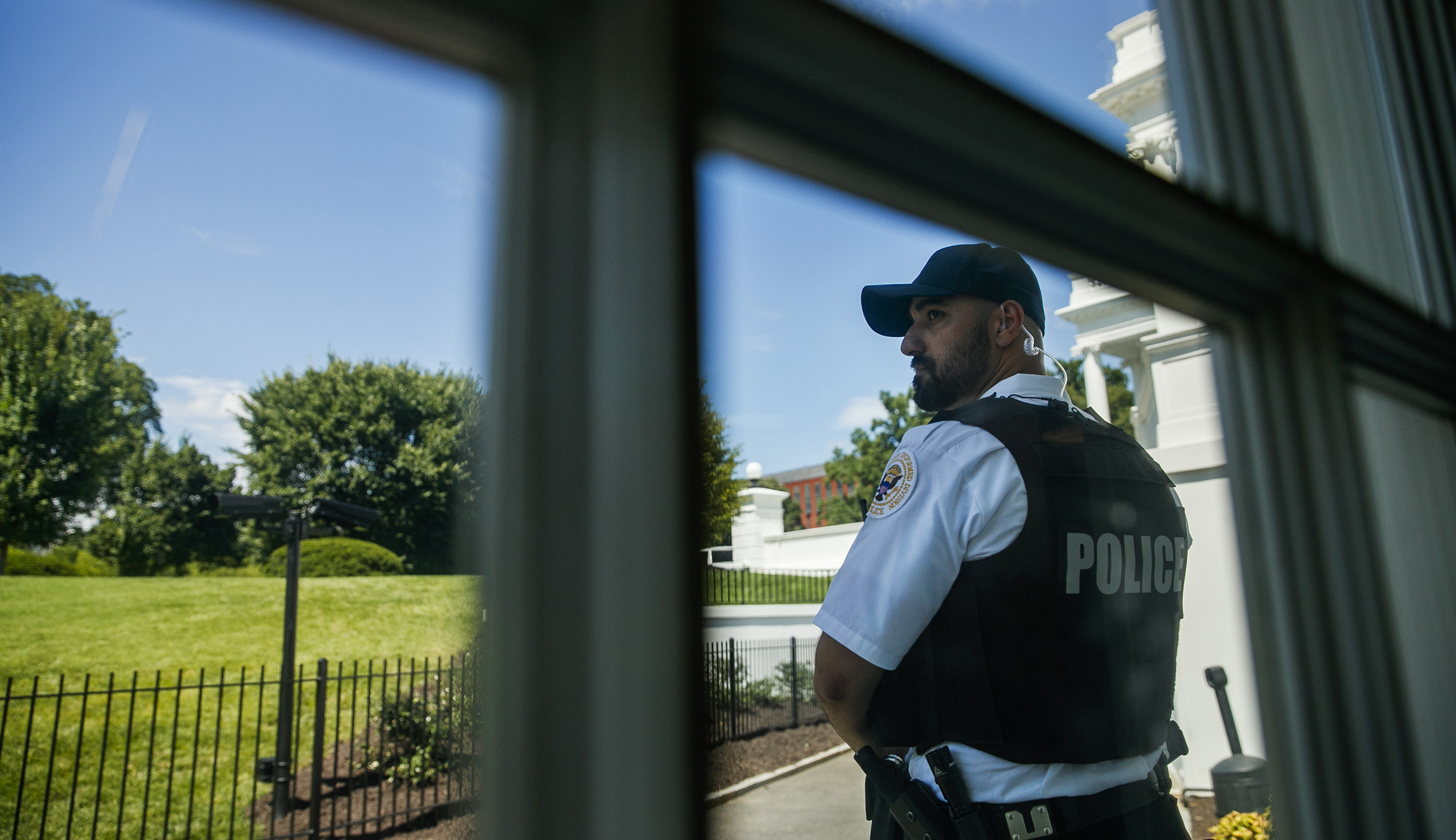 White House briefly locked down after suspicious package discovered nearby