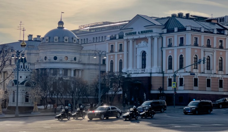 Russia threatens to bomb The Hague as China’s Xi visits Kremlin