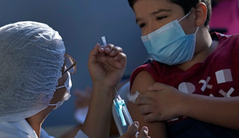 Incomplete Pfizer vaccine application for young children sparks controversy