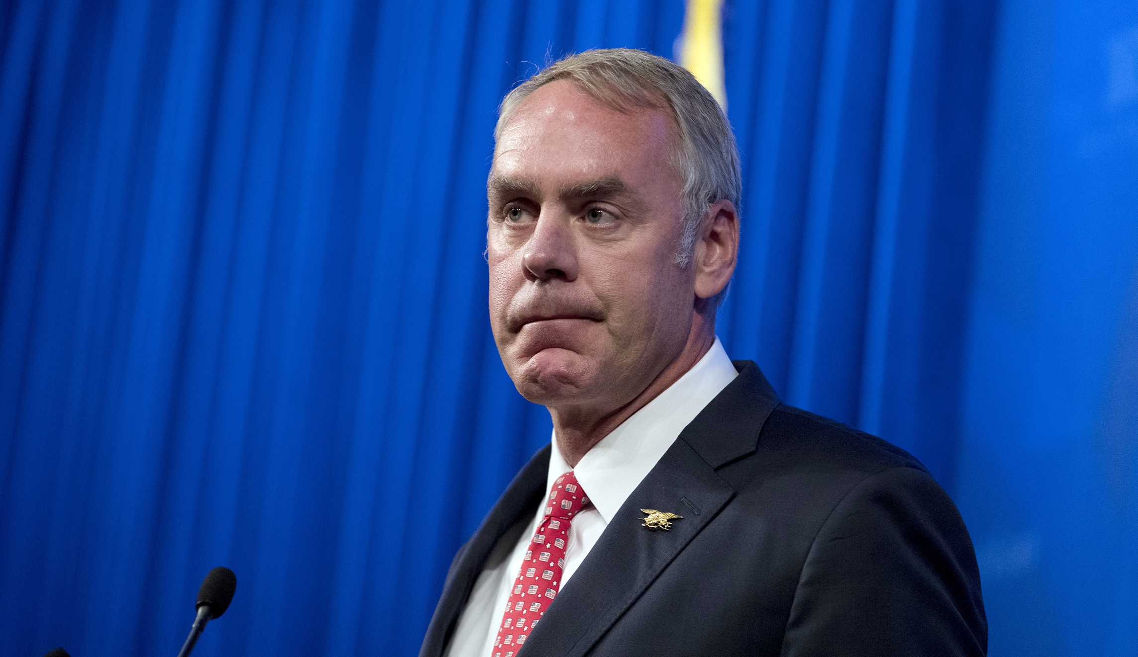 Ryan Zinke faulted by inspector general for taking chartered flight after speech to hockey team