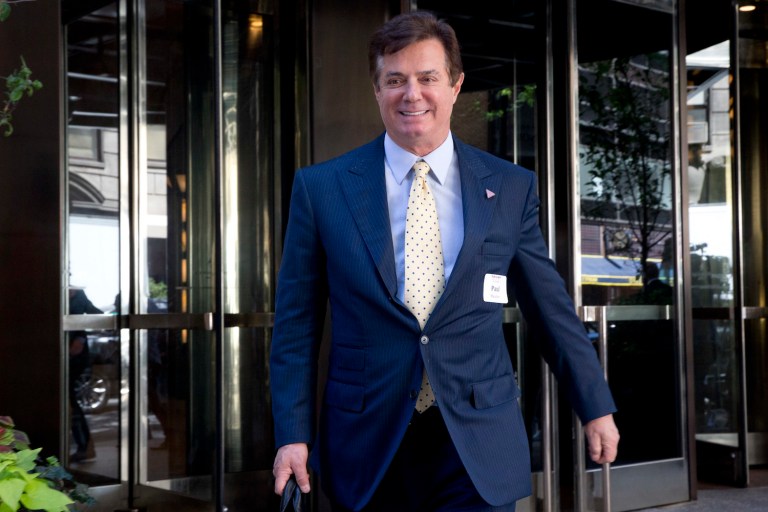 Spicer dismisses efforts to tie Manafort actions to Trump