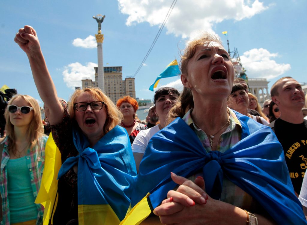 Ukraine president talks to Putin, Merkel, Hollande