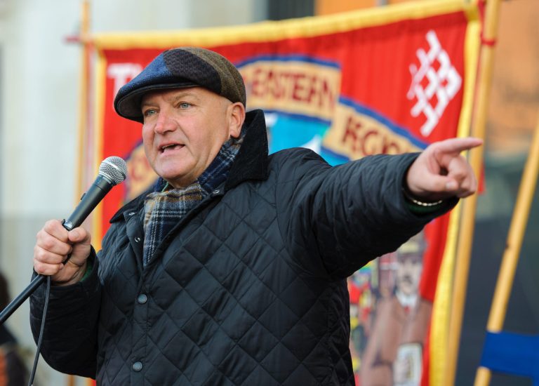 British transit union leader Bob Crow dies at 52