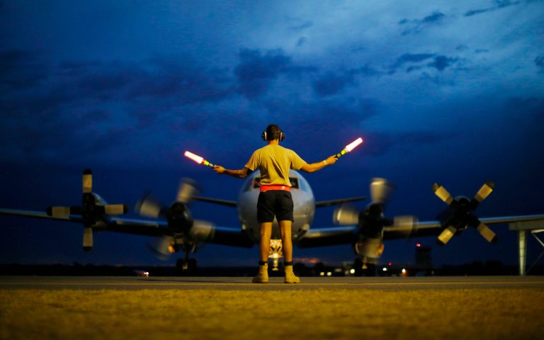 Technology hindered, helped search for Flight 370