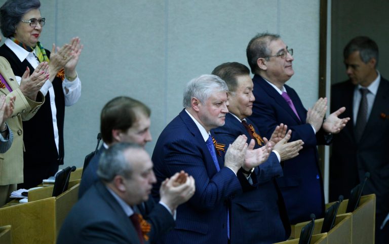 Russian lawmakers seal annexation of Crimea