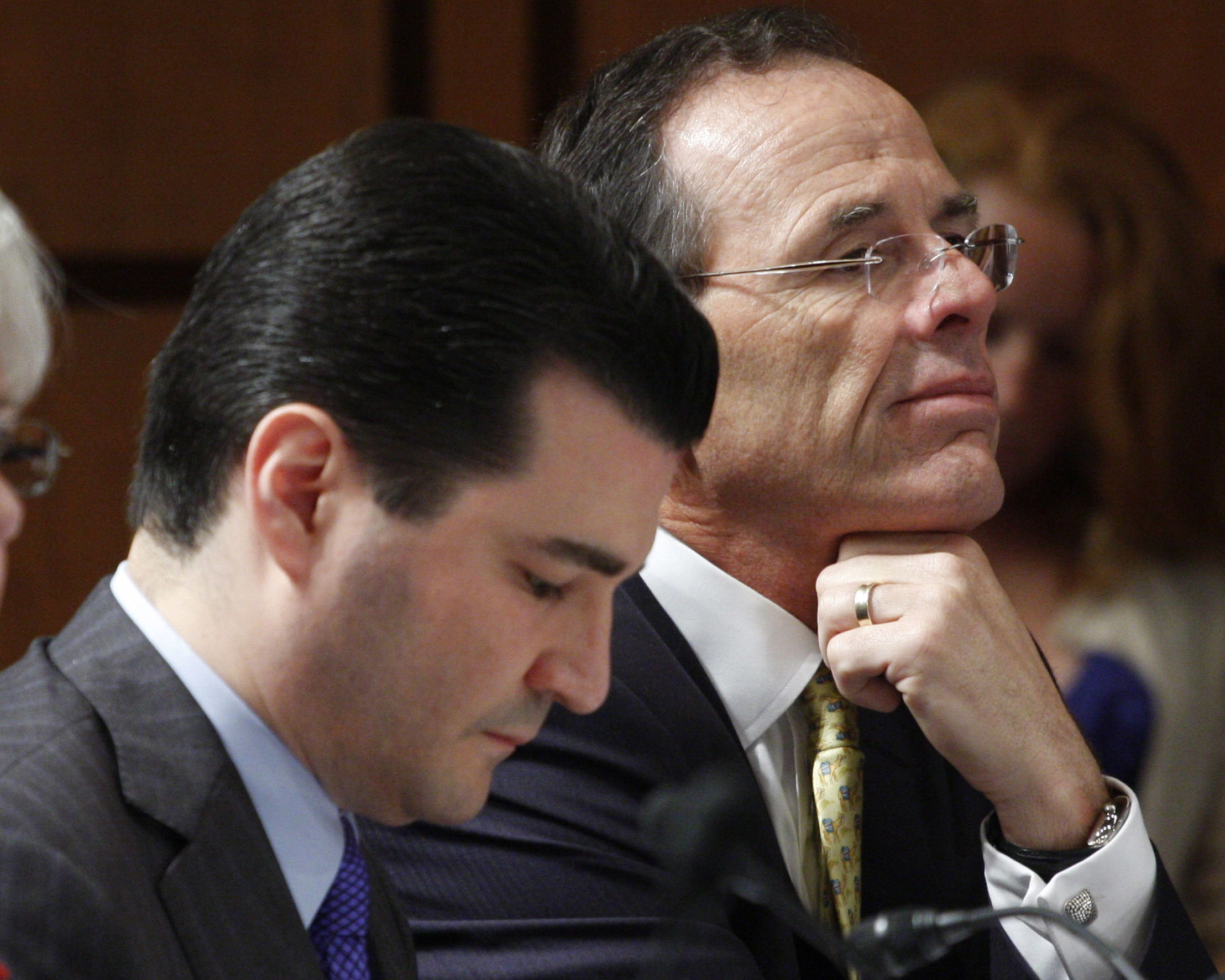 5 drug policy positions held by Trump’s FDA pick, Dr. Scott Gottlieb