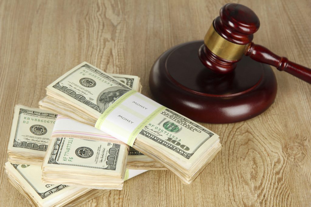 Feds prosecuting fewer people in courts in Kansas
