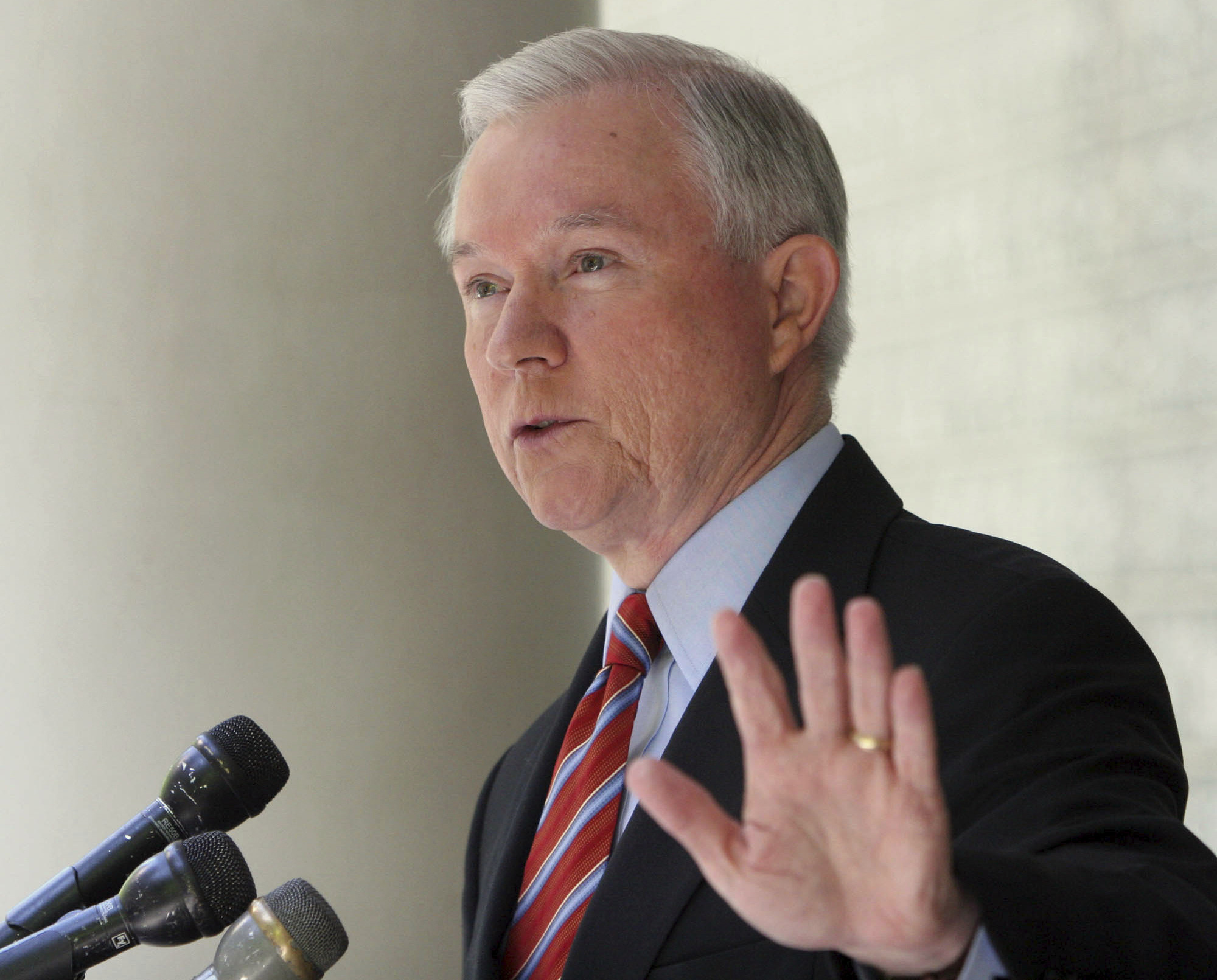 Jeff Sessions: American household income has dropped $278 billion under Obama