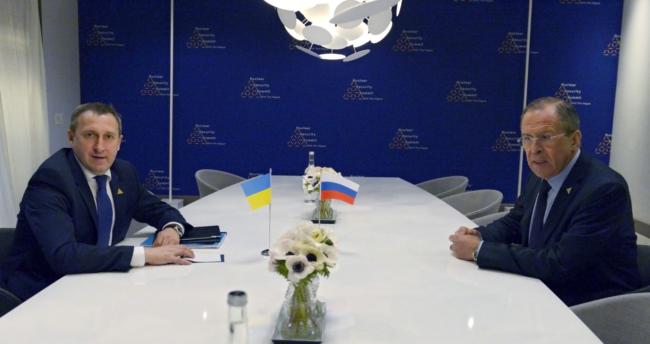 Ukraine orders troop pullout from Crimea