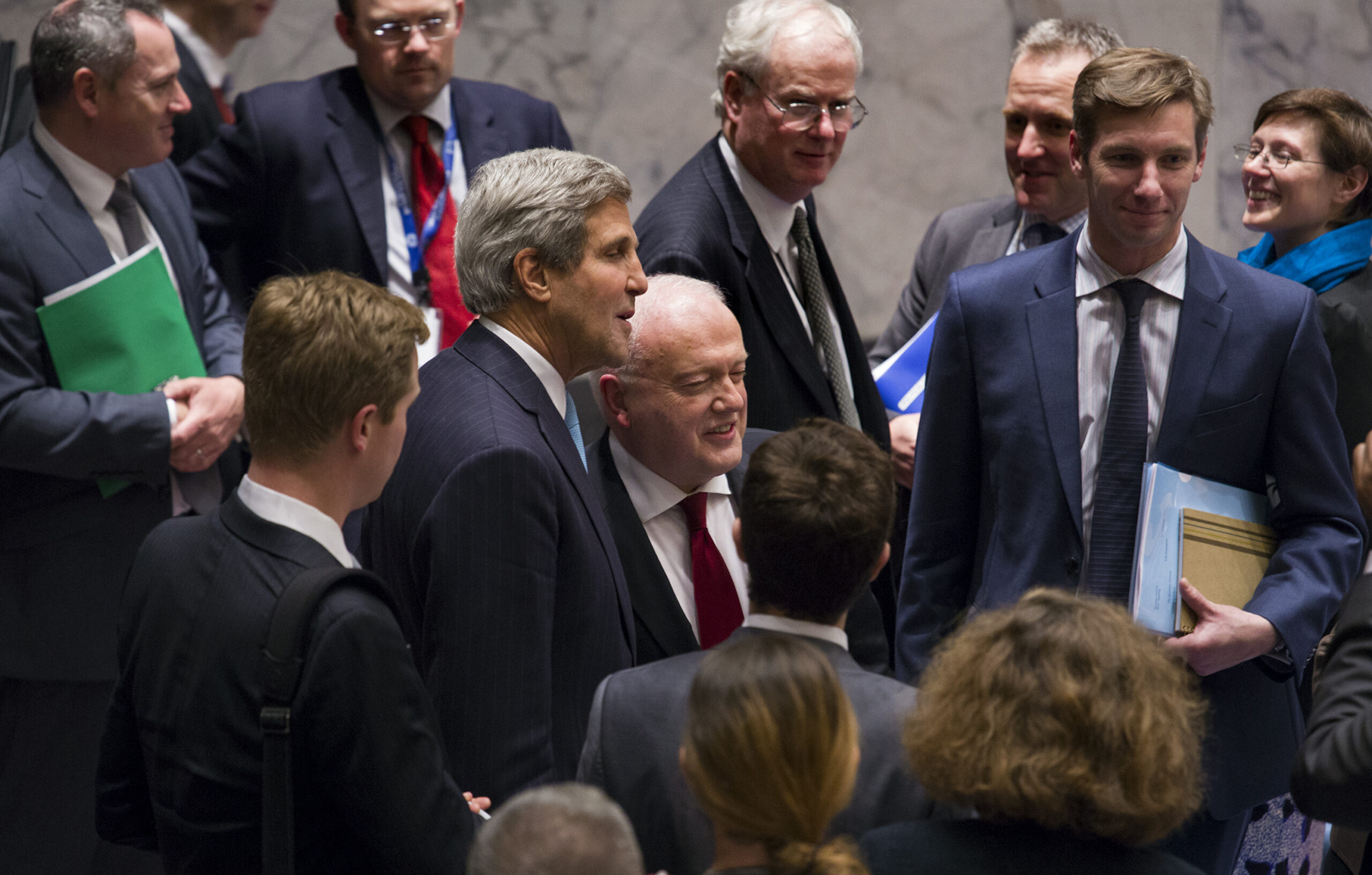 U.N. votes to destroy Syria’s chemical weapons