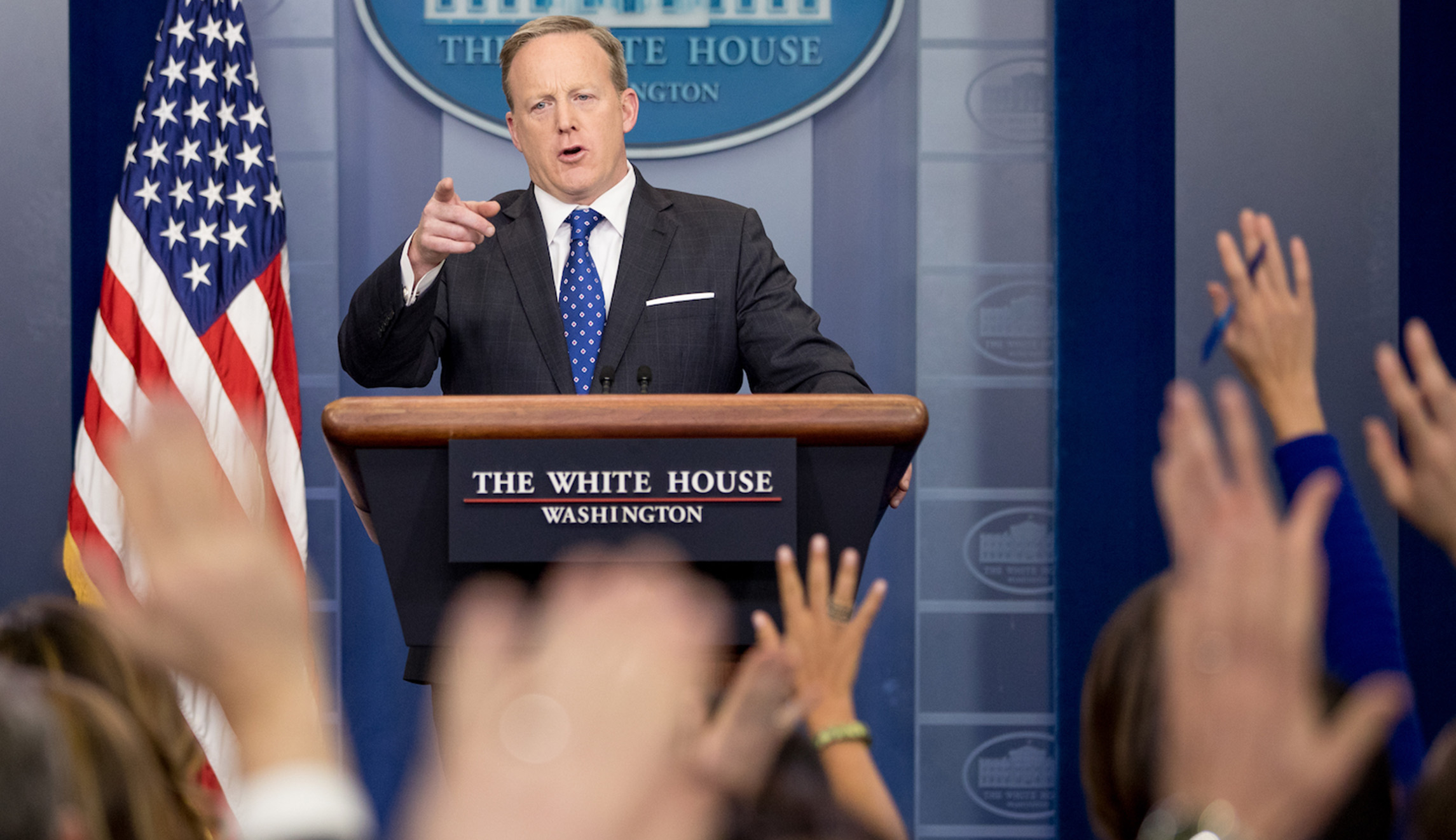 Kill the White House press briefing