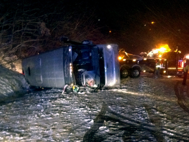 Snow factor in Va. bus crash; 4 injured seriously